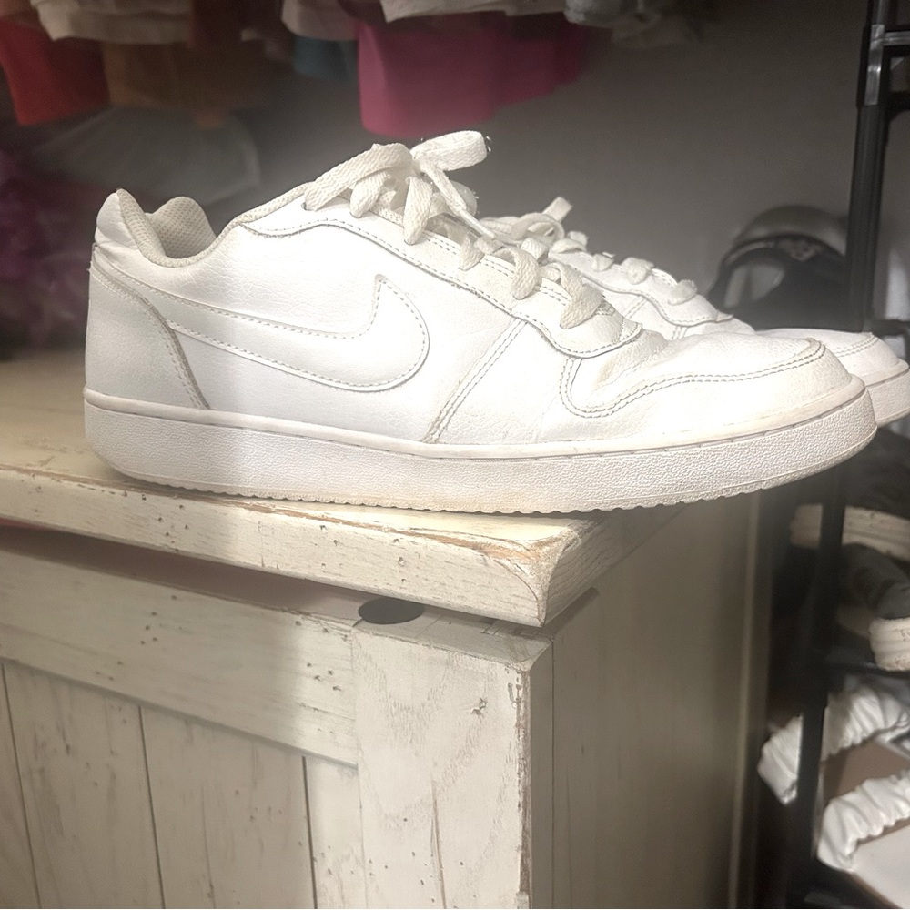 Women’s Nike shoes